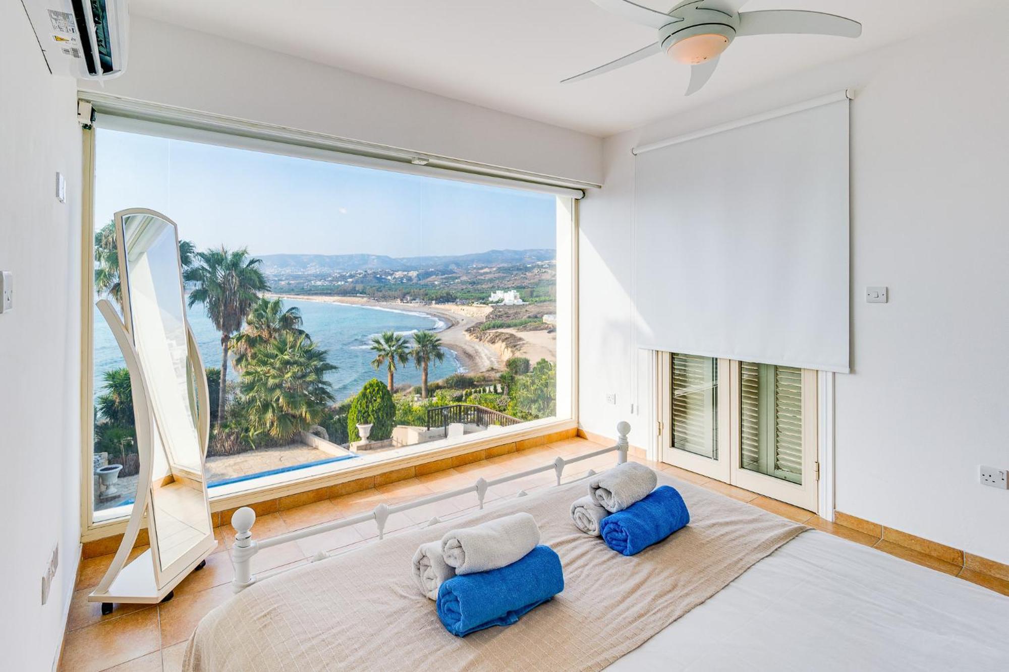 Beach Front Villa Mer Blu By Ezoria Villas Coral Bay Exterior foto